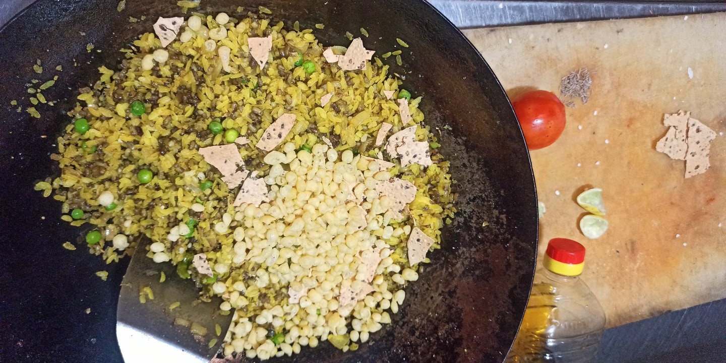 poha in wok